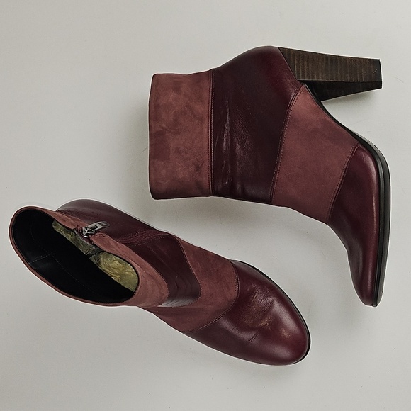 Ecco Shape 75 Burgundy Suede & Smooth Leather Stacked Heel Modern Ankle Bootie - Picture 8 of 16